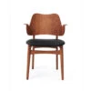 Warm Nordic Gesture Stoel, Gestoffeerde Zitting -Gubis Winkel 2405002 warmnordic diningchairs gesture teak stained antrachite back teak stained thumb 6e75dcfafb
