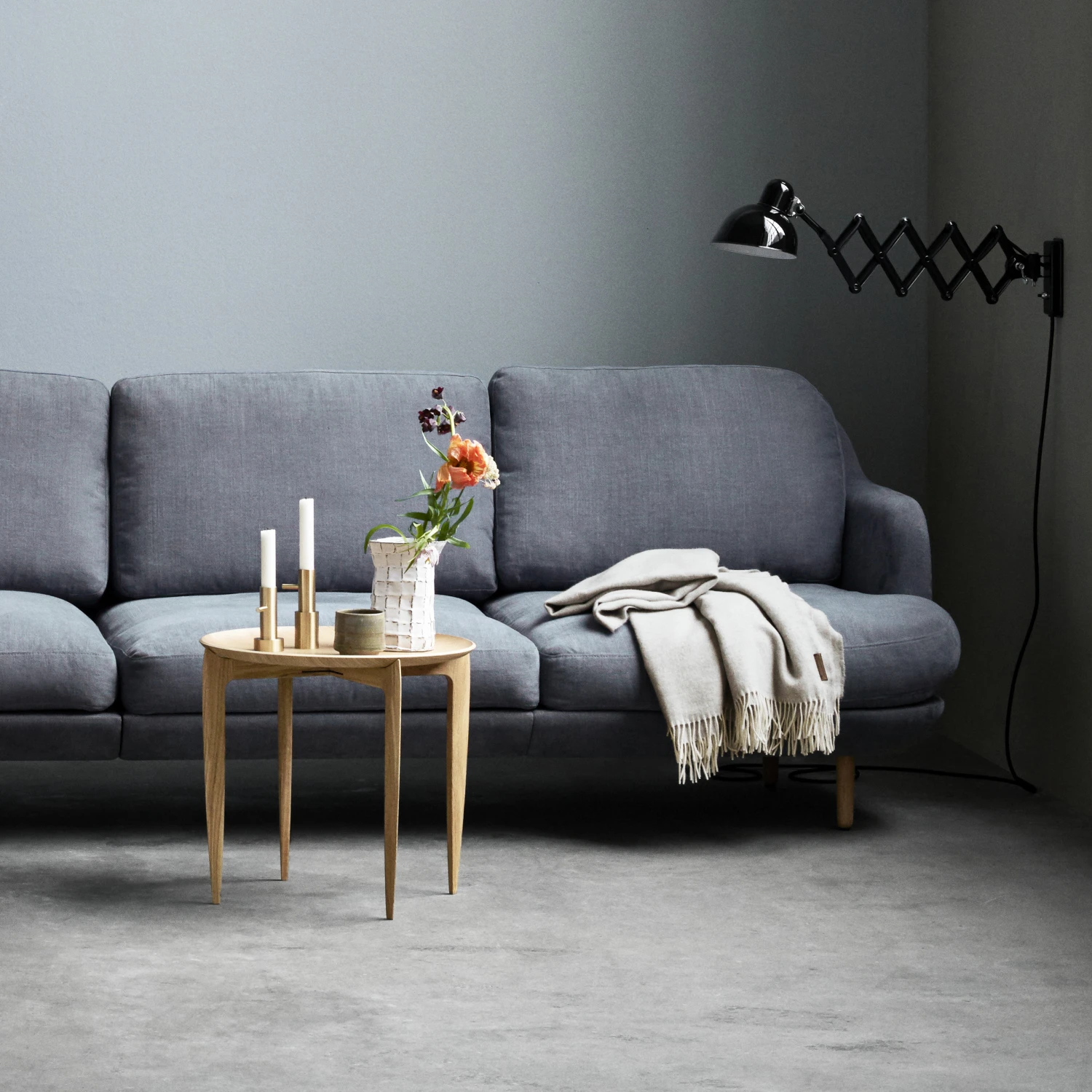 Fritz Hansen Opvouwbare Klaptafel, Ø 45 Cm 5 Fritz Hansen Opvouwbare Klaptafel, Ø 45 Cm - Afbeelding 3