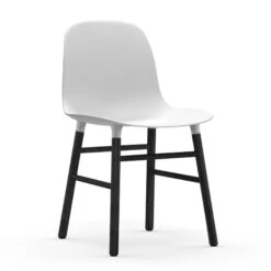 Normann Copenhagen Form Stoel Zwarte Poten