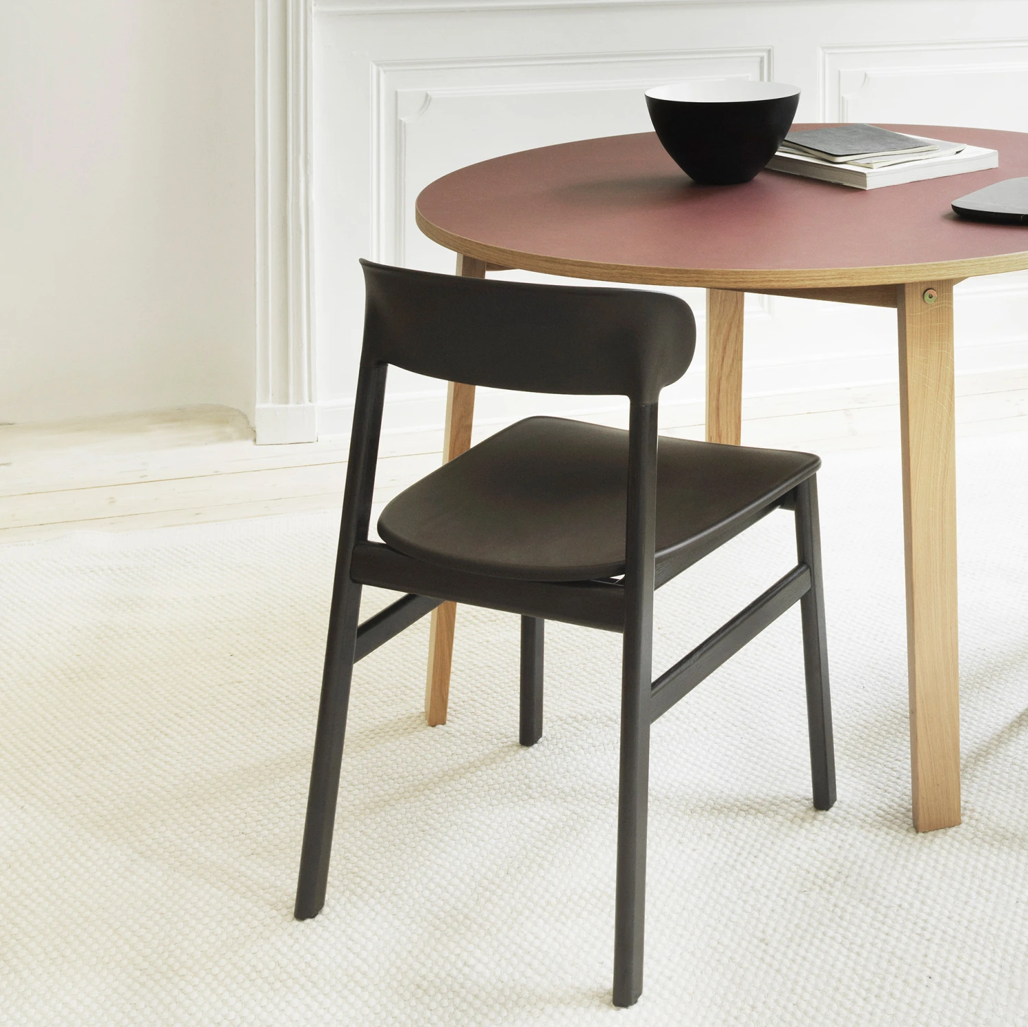 Normann Copenhagen Herit Stoel Zwart Eikenhout 4 Normann Copenhagen Herit Stoel Zwart Eikenhout - Afbeelding 2