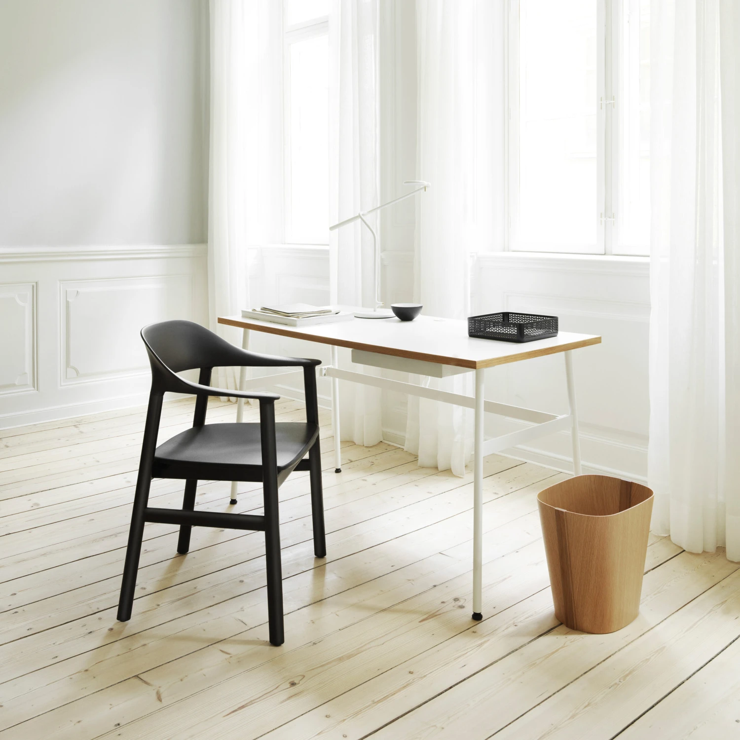 Normann Copenhagen Herit Stoel Armleuning Zwart Eikenhout 6 Normann Copenhagen Herit Stoel Armleuning Zwart Eikenhout - Afbeelding 4