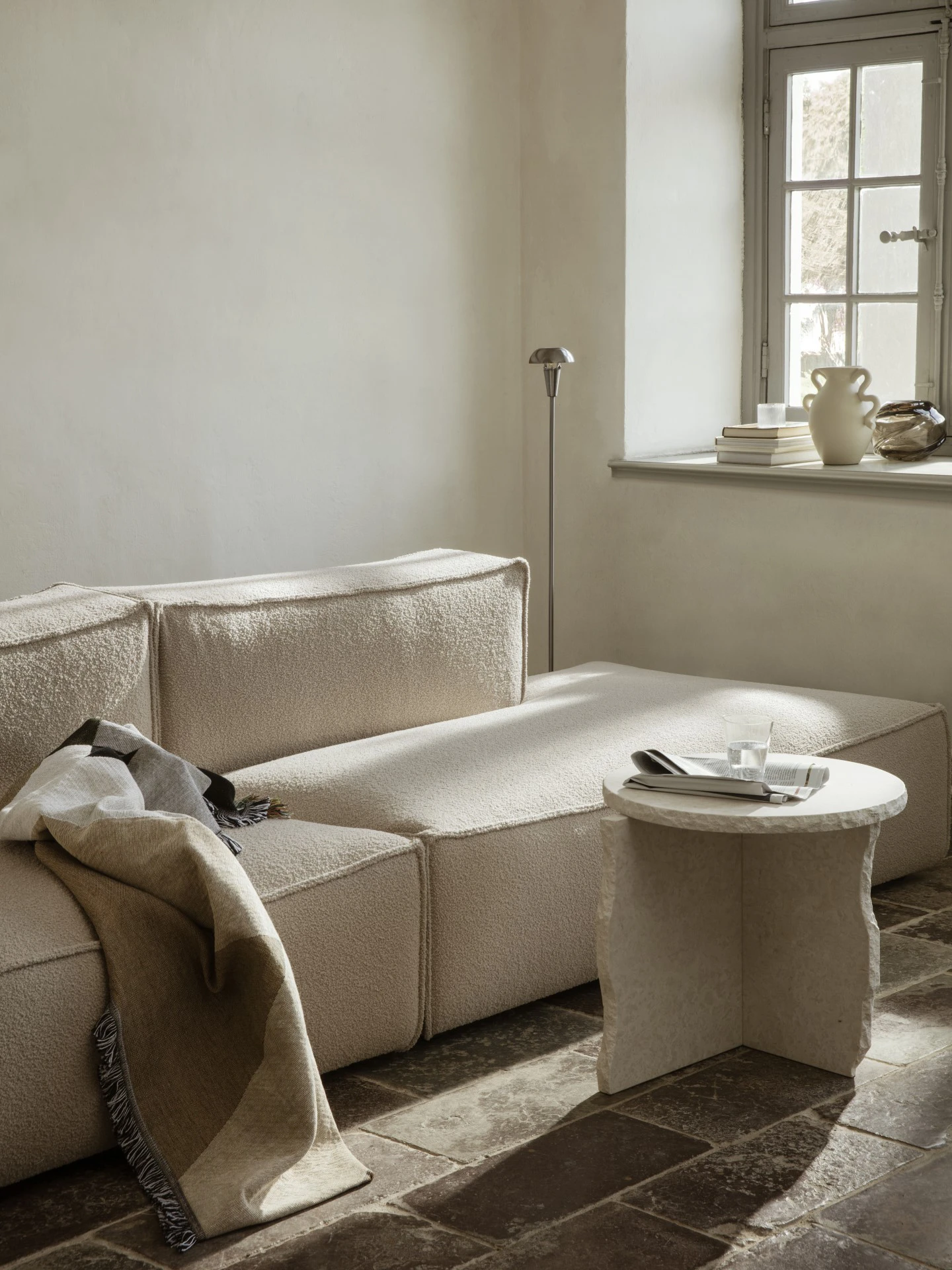 Ferm LIVING Mineral Sculptural Tafel Ø52 Cm 6 Ferm LIVING Mineral Sculptural Tafel Ø52 Cm - Afbeelding 4