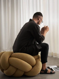 Design House Stockholm Knot Kussen XL -Gubis Winkel 512323 01 3 EnvironmentImage 0c8a5e0126