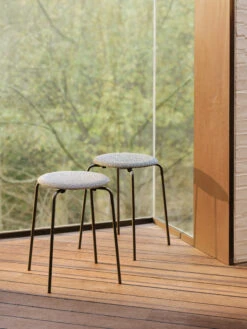 Fritz Hansen Dot Kruk Stof 7 Fritz Hansen Dot Kruk Stof -Gubis Winkel 513866 01 3 EnvironmentImage 8aa69ae484