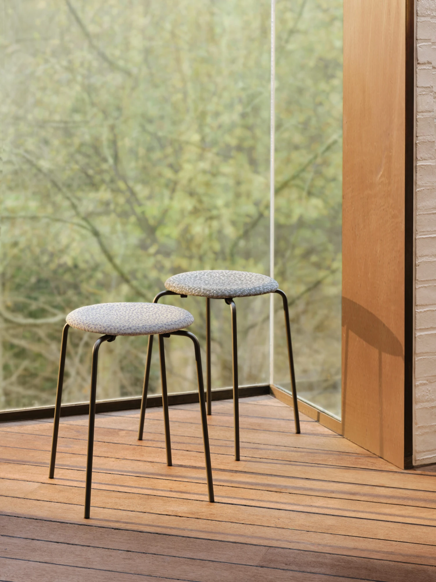 Fritz Hansen Dot Kruk Stof 5 Fritz Hansen Dot Kruk Stof - Afbeelding 3