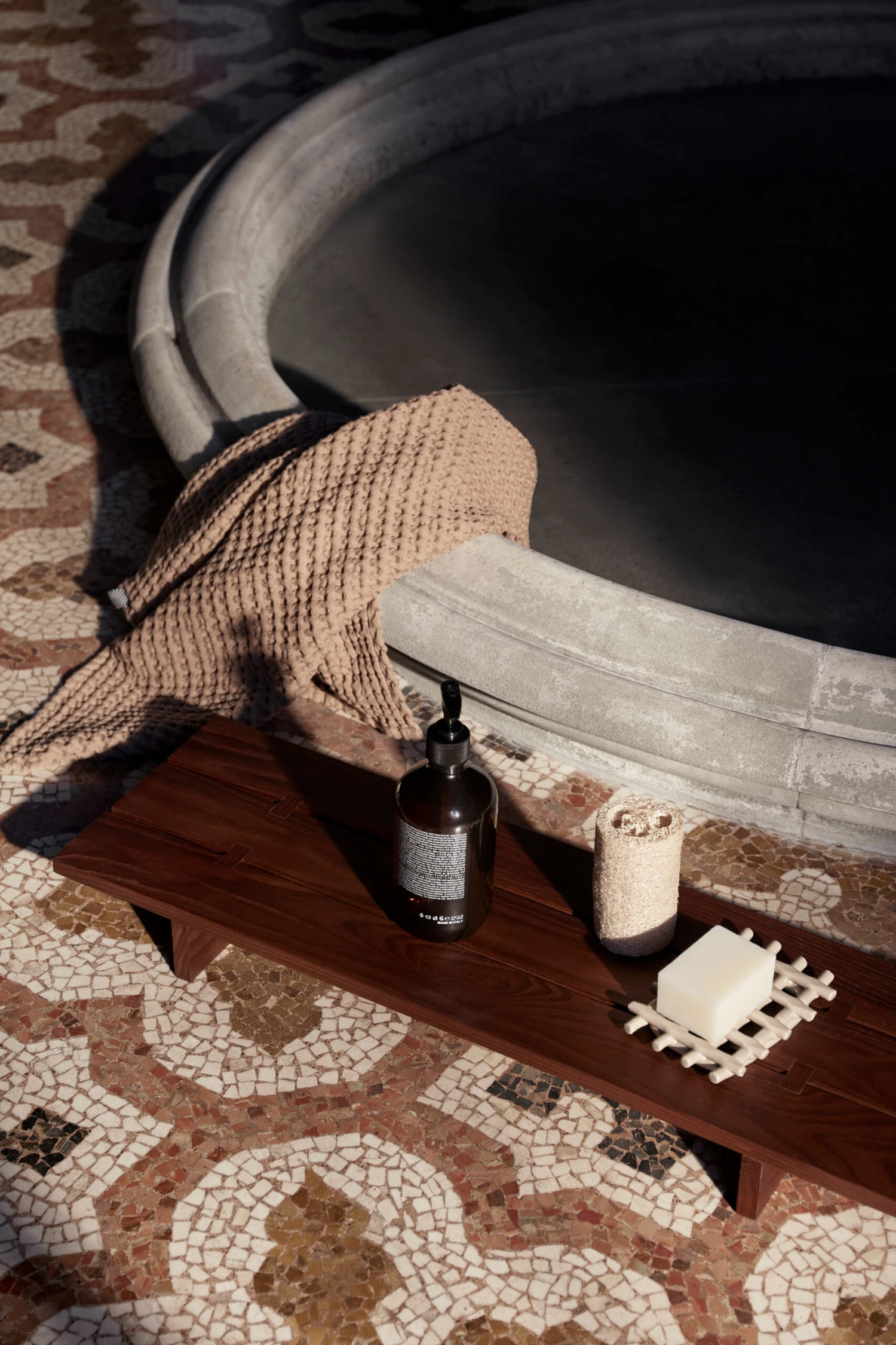 Ferm LIVING Tategu Dienbladtafel 70x22,1x7 Cm 3 Ferm LIVING Tategu Dienbladtafel 70x22,1x7 Cm - Afbeelding 2