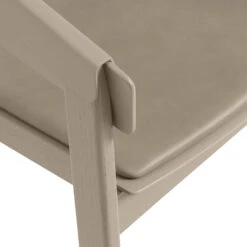 Muuto Cover Stoel Met Armleuningen Beklede Zitting -Gubis Winkel cover galleri nC3A4rbild d118a9f442