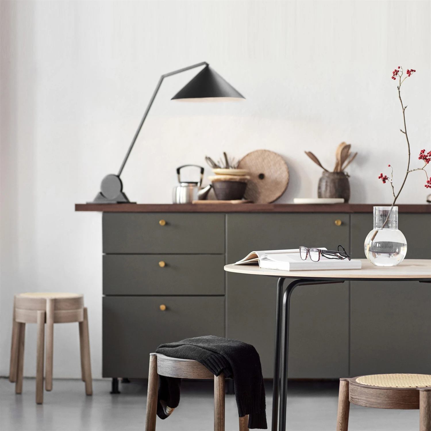 Northern Pal Kruk Met Rotan Zitting 5 Northern Pal Kruk Met Rotan Zitting - Afbeelding 3