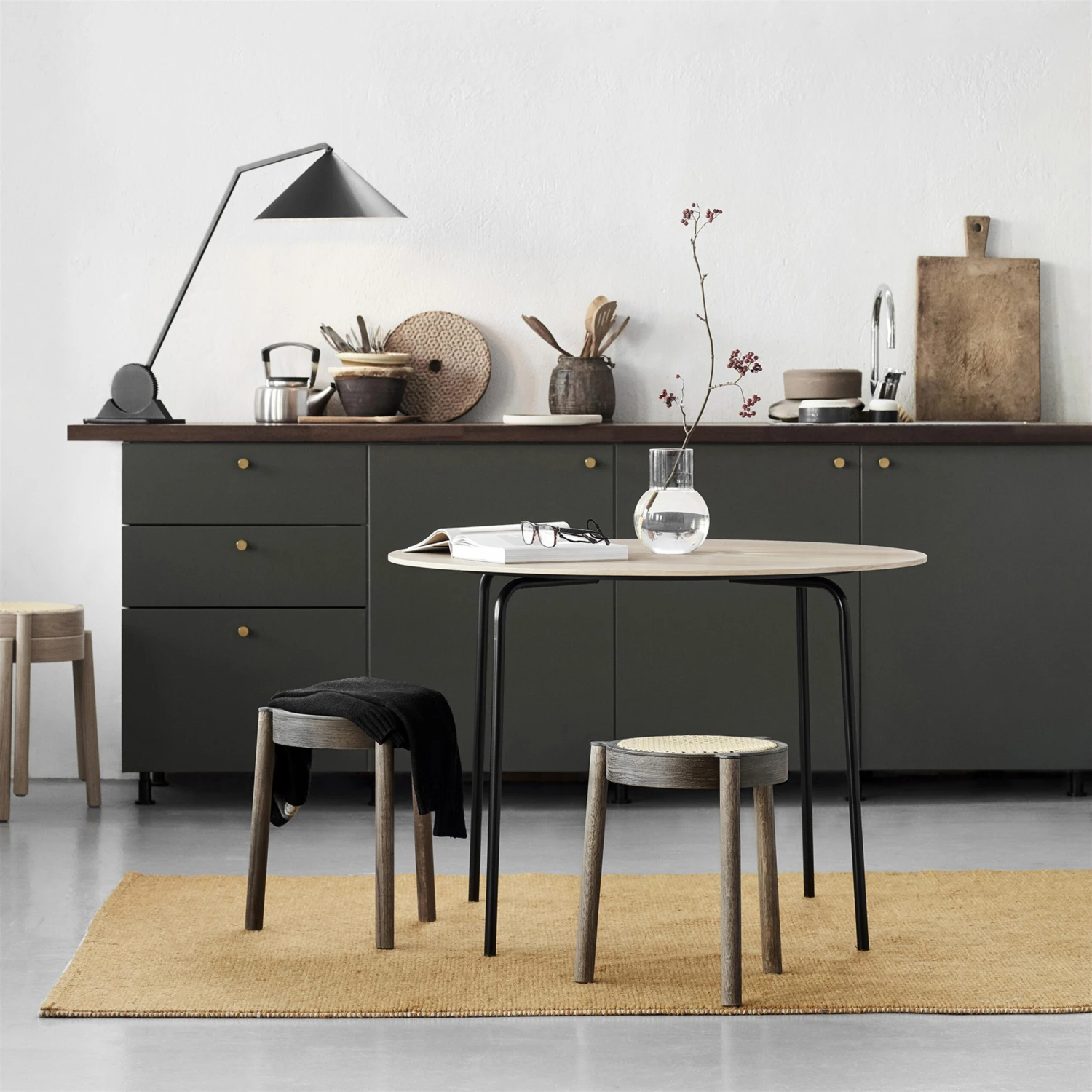 Northern Pal Kruk Met Rotan Zitting 4 Northern Pal Kruk Met Rotan Zitting - Afbeelding 2