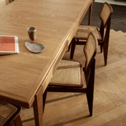 Gubi S-table Eettafel -Gubis Winkel s table miljo2 7c1e256307