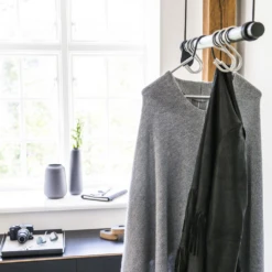 LIND DNA Swing Kapstok -Gubis Winkel swing kladhangare black miljo3 615d8f7bb7